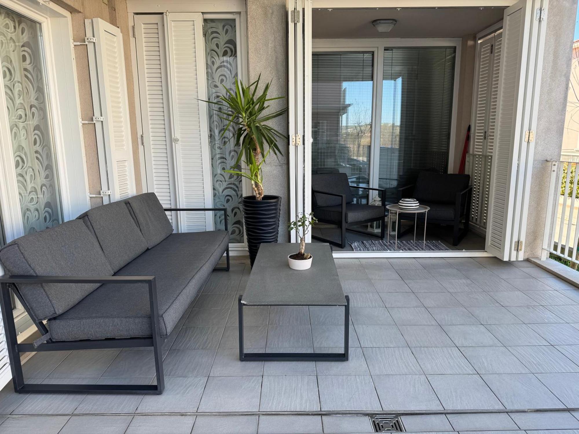 Titanium Apartment Изола Екстериор снимка