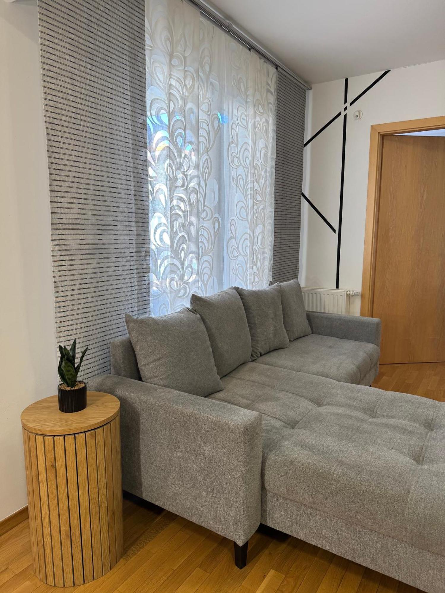 Titanium Apartment Изола Екстериор снимка