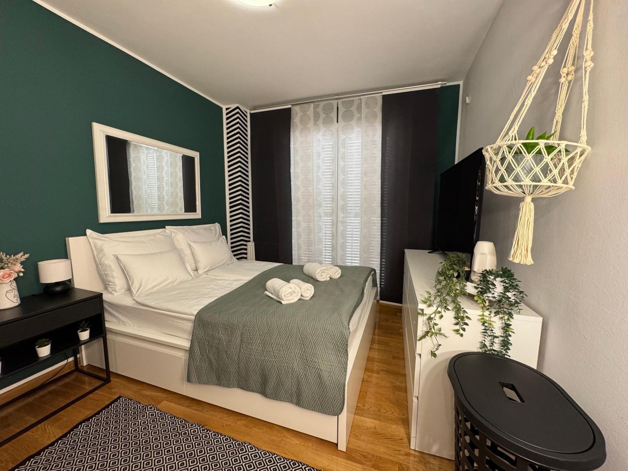 Titanium Apartment Изола Екстериор снимка